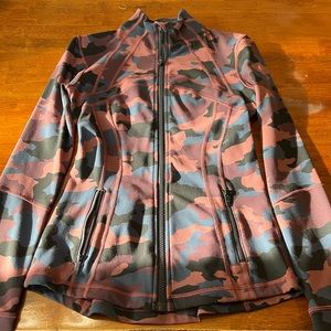 Lululemon define jacket Heritage 365 Camo Smoky Red Night Sea size 4